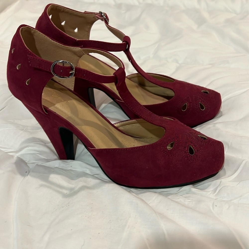 Vintage inspired shoes burgundy